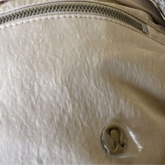 LULULEMON City Adventurer Cream Belt Bag 2.5L NWOT - Picture 9 of 16